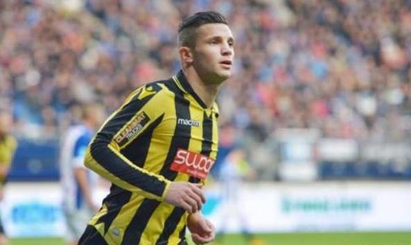 陷入舆论的 陷入舆论的